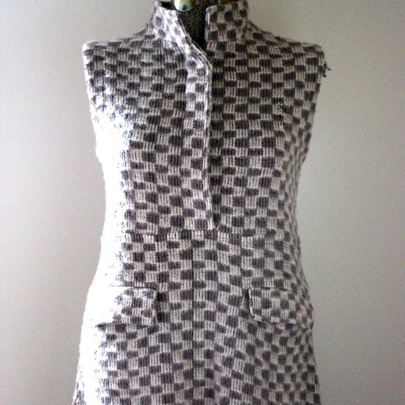 Beige and cream checkered jumper dress - Picture 2 of 10